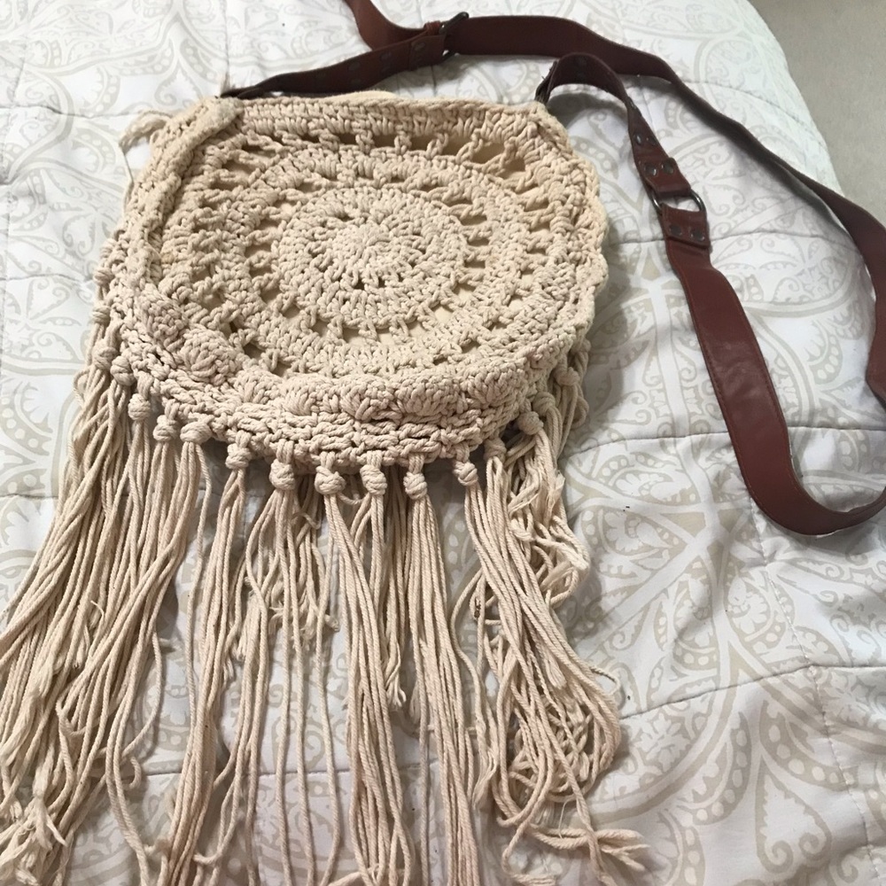 Cream crouched purse